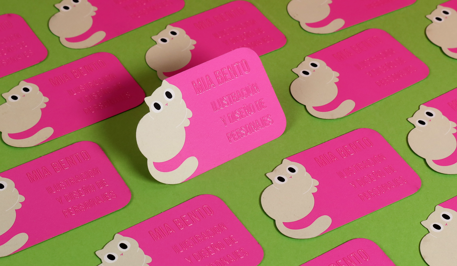 Tarjetas de vista impresas con tinta fluorescente de color rosa