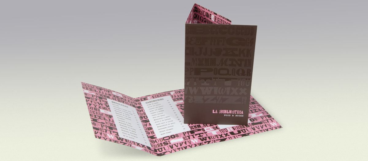 Carta para restaurante con letras en la portada sobre las que se ha aplicado barniz digital 3D